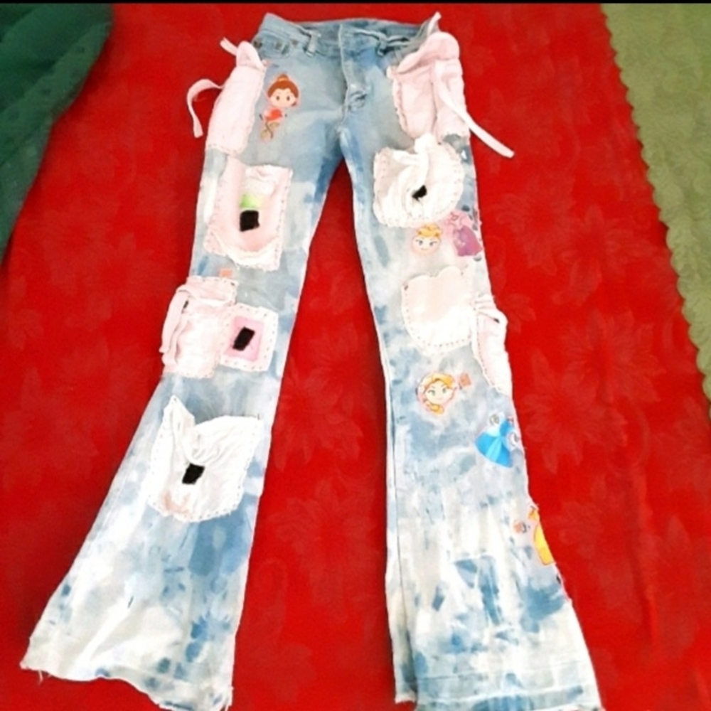 CELO Jeans Added Cartoon Patched Pockets. Also Shortened For Wearing Flats